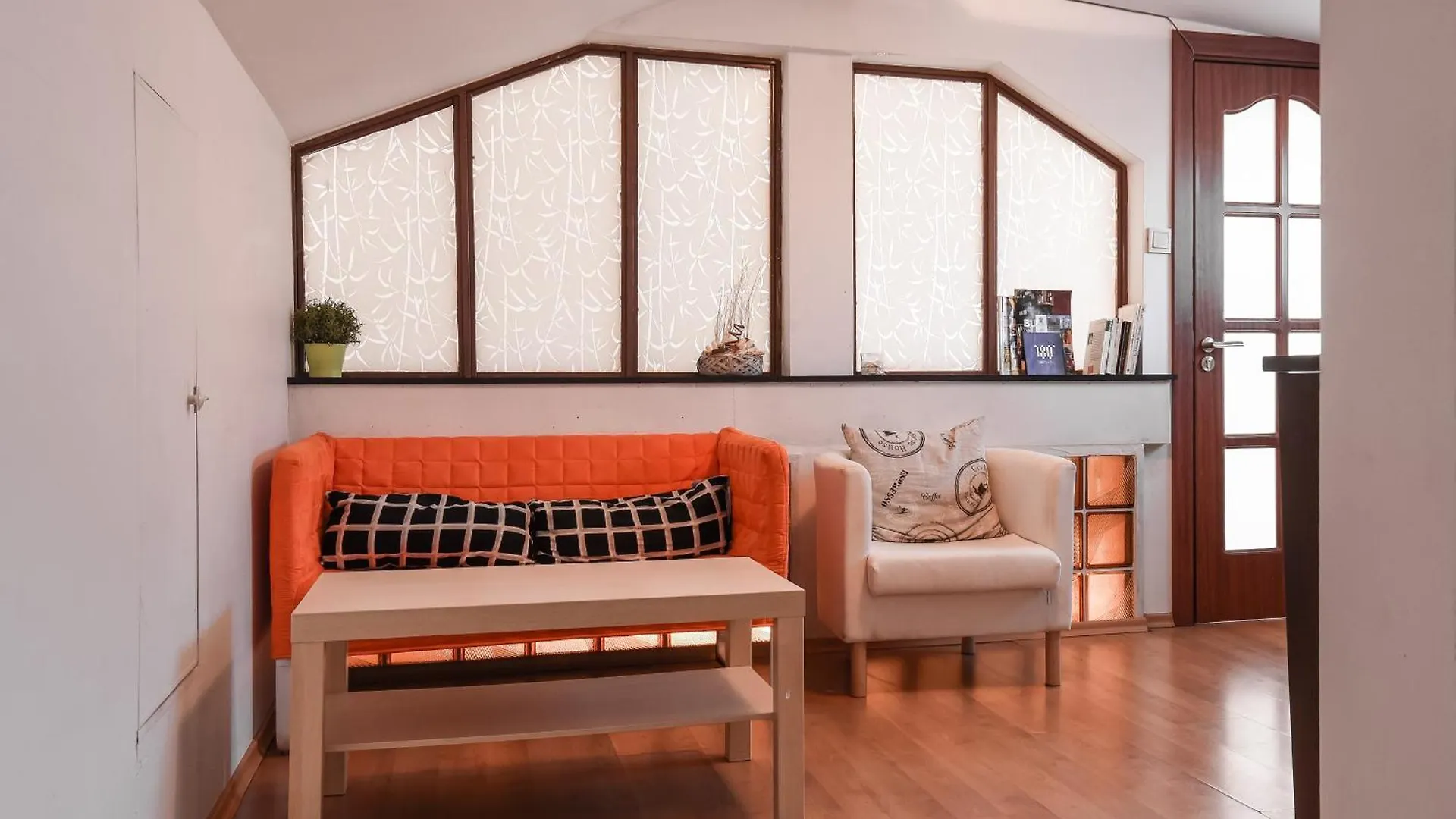 Centrally Located Studio With A 360 Terrace Sofia Bułgaria